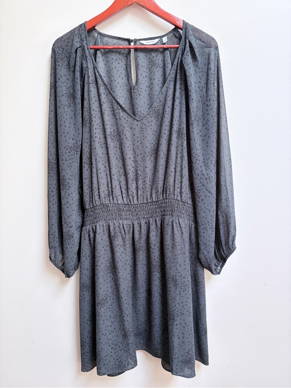 Signature by Reitmans Long Sleeve V-Neck Gray Smocked Waist Dress 2X